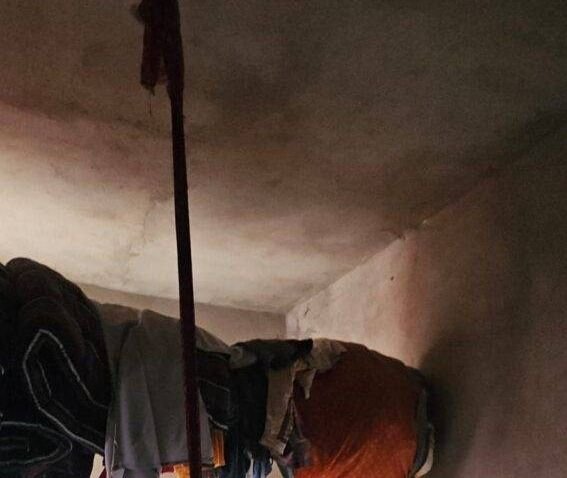 फंदे से लटका मिला युवक का शव, इलाके में मची सनसनी