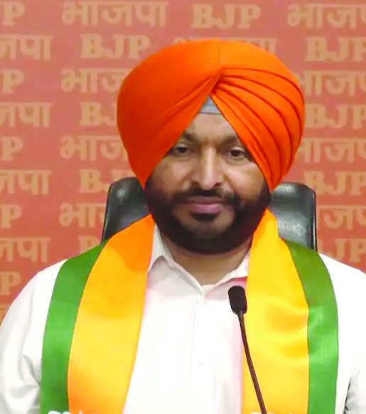 ਕੇਂਦਰੀ ਮੰਤਰੀ ਰਵਨੀਤ ਸਿੰਘ ਬਿੱਟੂ ਵੱਲੋਂ ਮੰਤਰੀ ਮੰਡਲ ਤੋਂ ਅਸਤੀਫ਼ਾ Union Minister Ravneet Singh Bittu resigns