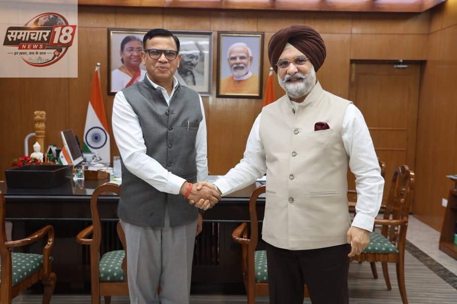Shri Anurag Kumar, Commissioner of Police, @DelhiPolice, called on Hon’ble LG Sardar @SandhuTaranjitS at @LokNiwasDelhi today.