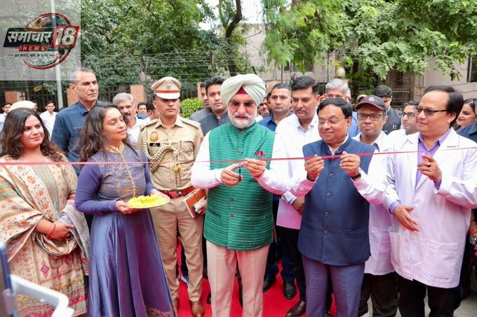 Inaugurated a Dental Health Awareness Camp at Dharam Marg today, which featured innovative checkup solutions, including AI-driven diagnostics for early detection and preventive care.