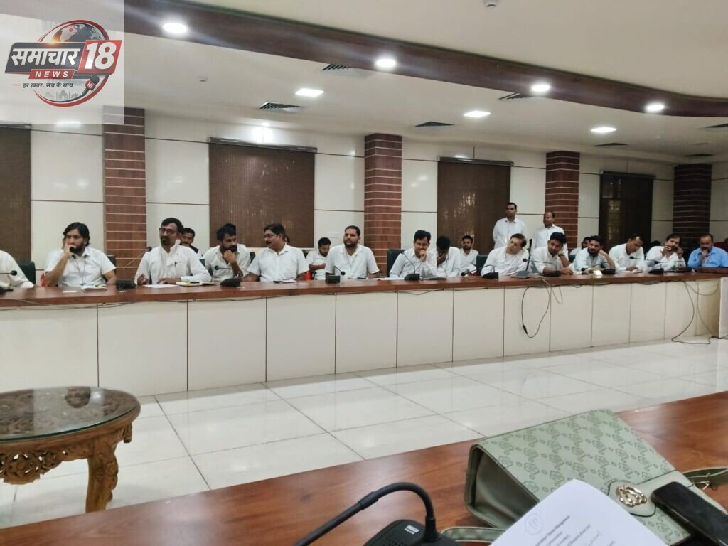 शताब्दी पुरानी विद्वत परंपरा के 52वें प्राच्यविद्या सम्मेलन की तैयारियों को लेकर पतंजलि विश्वविद्यालय में महत्वपूर्ण बैठक